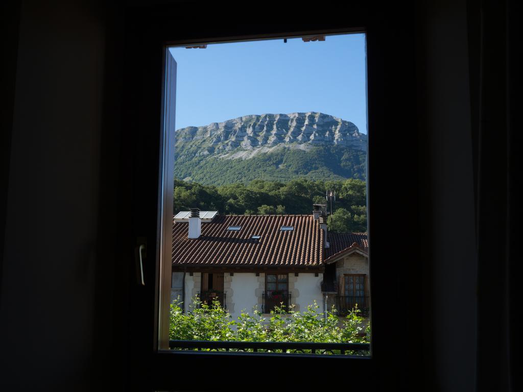 Casa Rural Martxoenea Landetxea Hotel Arruazu Esterno foto