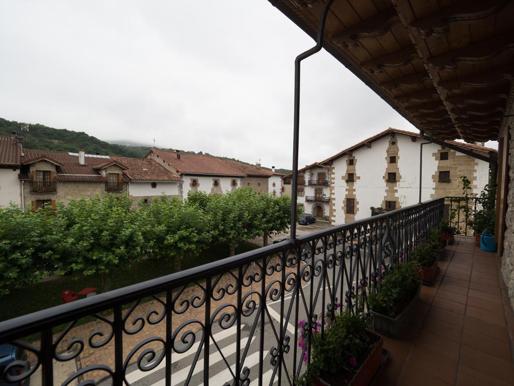 Casa Rural Martxoenea Landetxea Hotel Arruazu Esterno foto